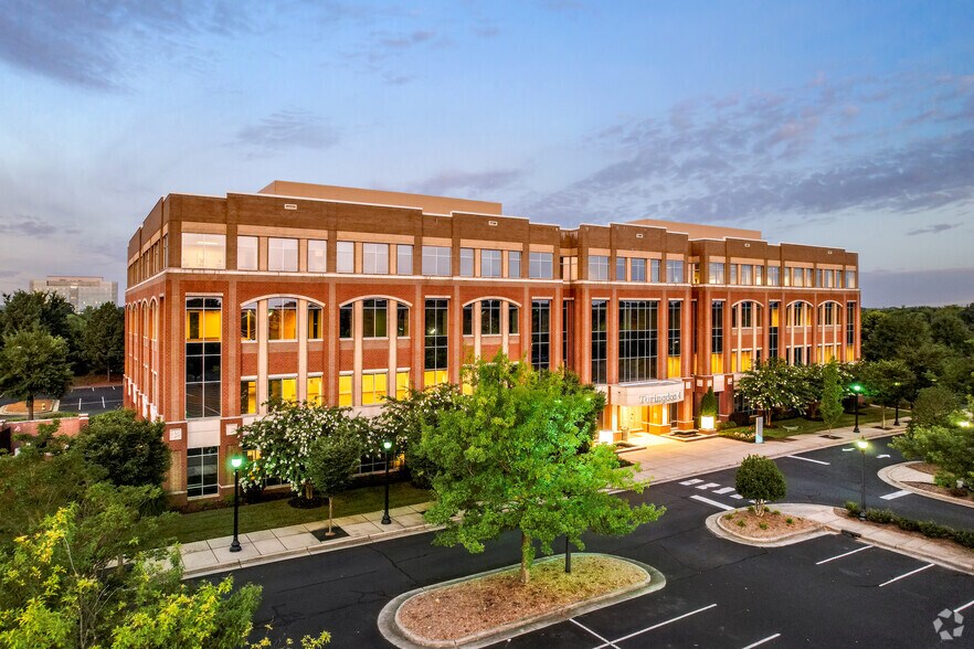 3426 Toringdon Way, Charlotte, NC à louer - Photo principale – Image 1 sur 9