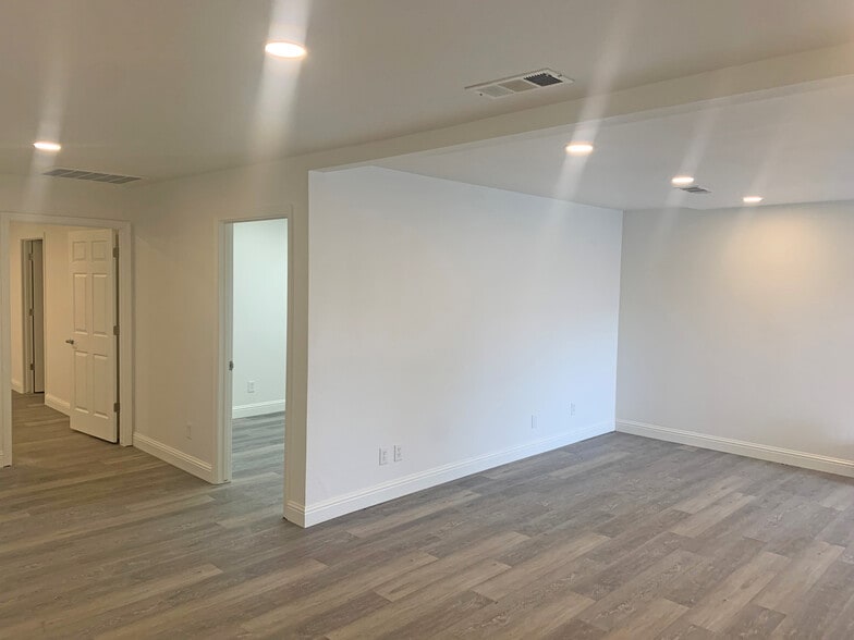 4321 N West Ave, Fresno, CA à louer - Photo intérieure – Image 3 sur 26