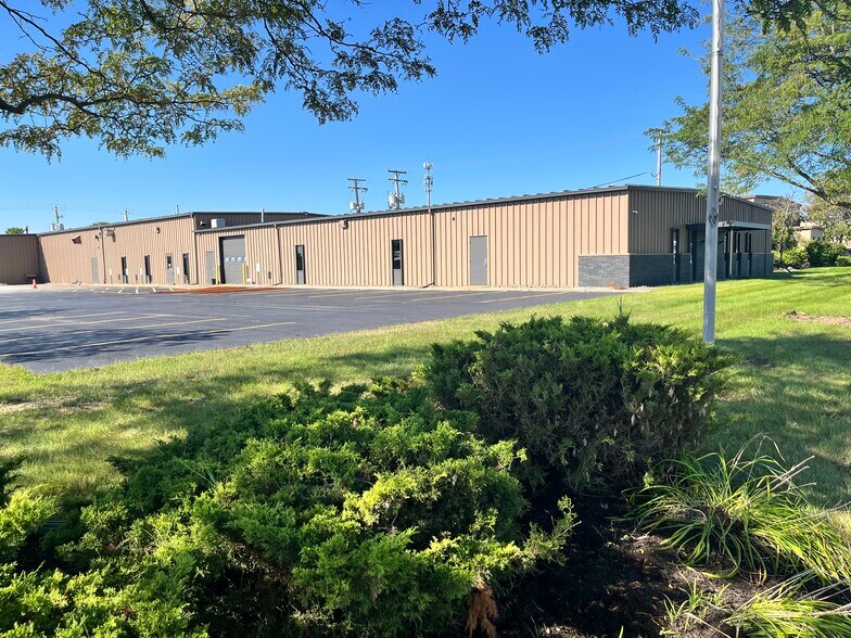 6319 Discount Dr, Fort Wayne, IN à louer - Photo de l’immeuble – Image 3 sur 6