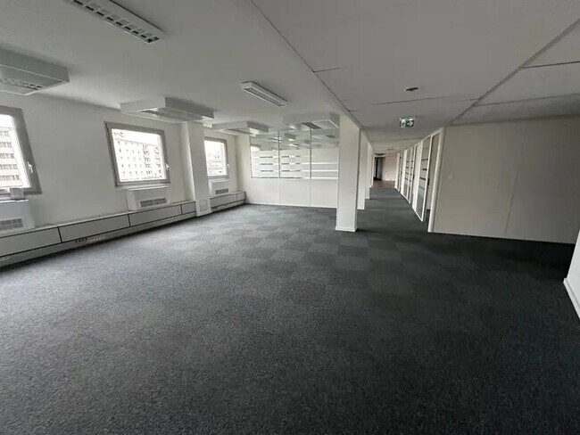 Plus de détails pour Bureau à vendre