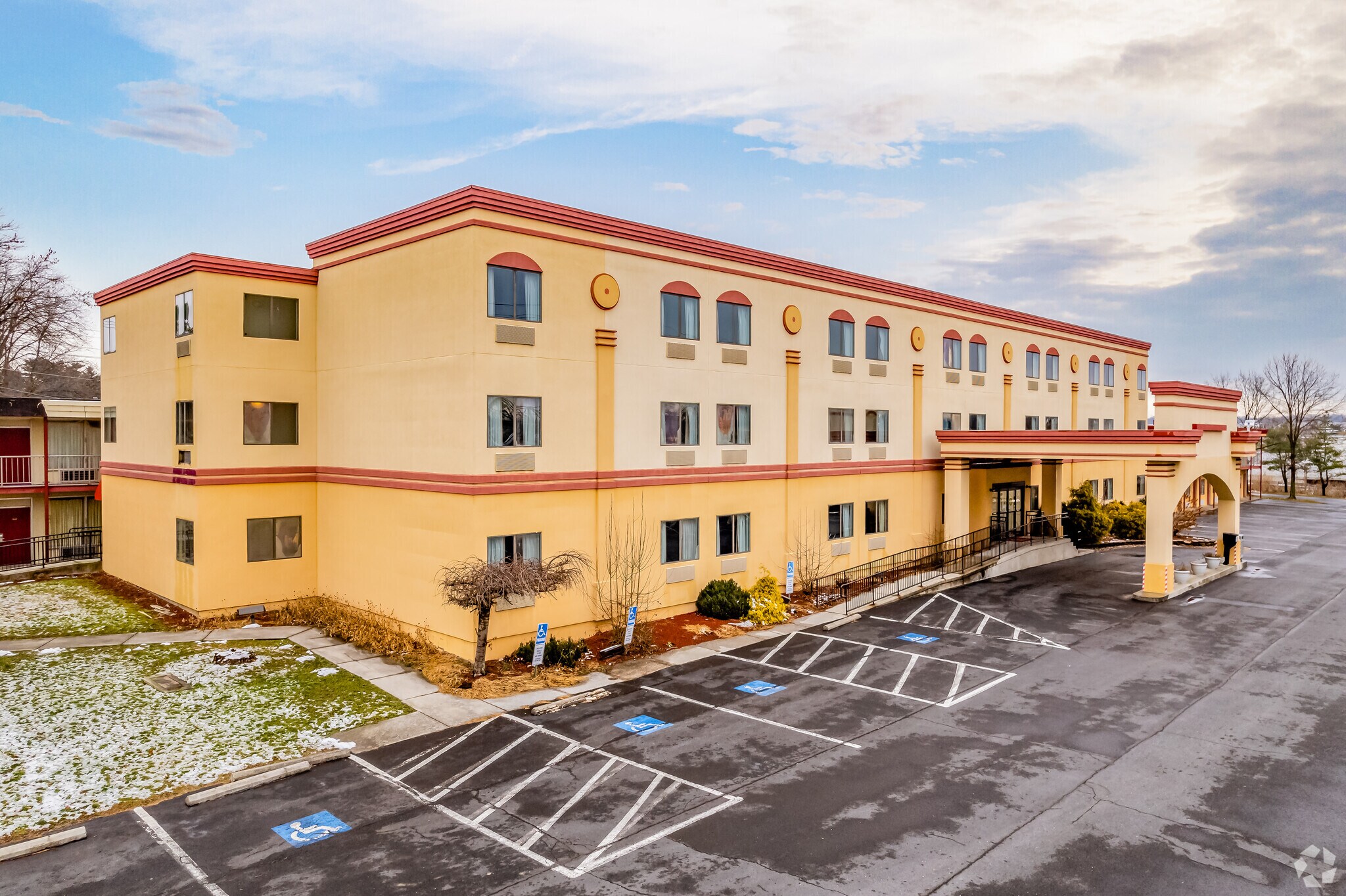 1252 Harrisburg Pike, Carlisle, PA à vendre Photo principale– Image 1 sur 28
