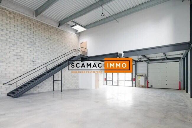 Plus de détails pour Bureau, Industriel/Logistique à louer