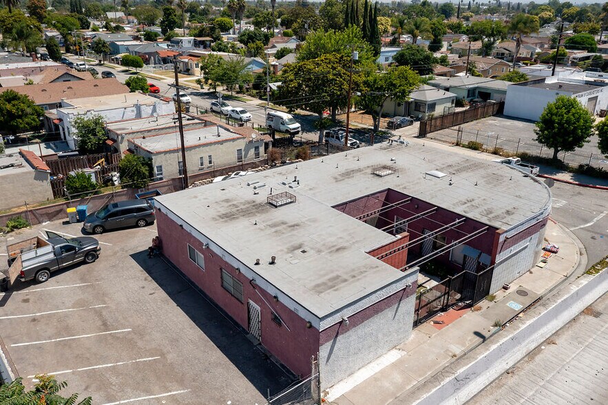 325-329 E Rosecrans Ave, Compton, CA à vendre - Photo de l’immeuble – Image 2 sur 14