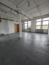 1027 Grand St, Brooklyn, NY à louer Photo intérieure– Image 2 sur 5