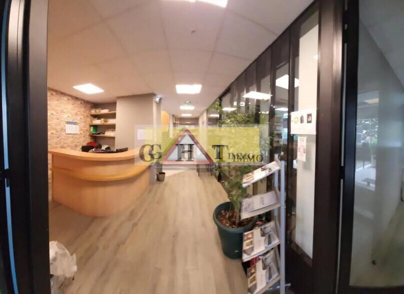 Bureau dans Créteil à louer - Photo de l’immeuble – Image 2 sur 16