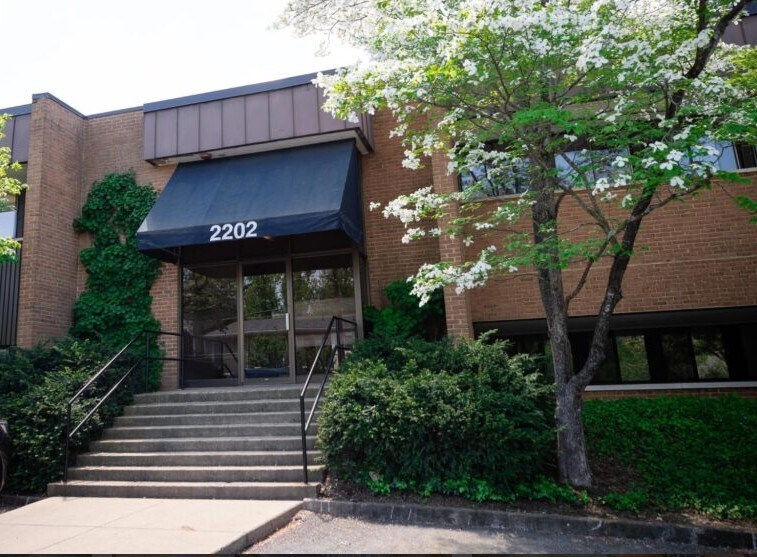 2202 N Berkshire Rd, Charlottesville, VA à vendre - Photo principale – Image 1 sur 3