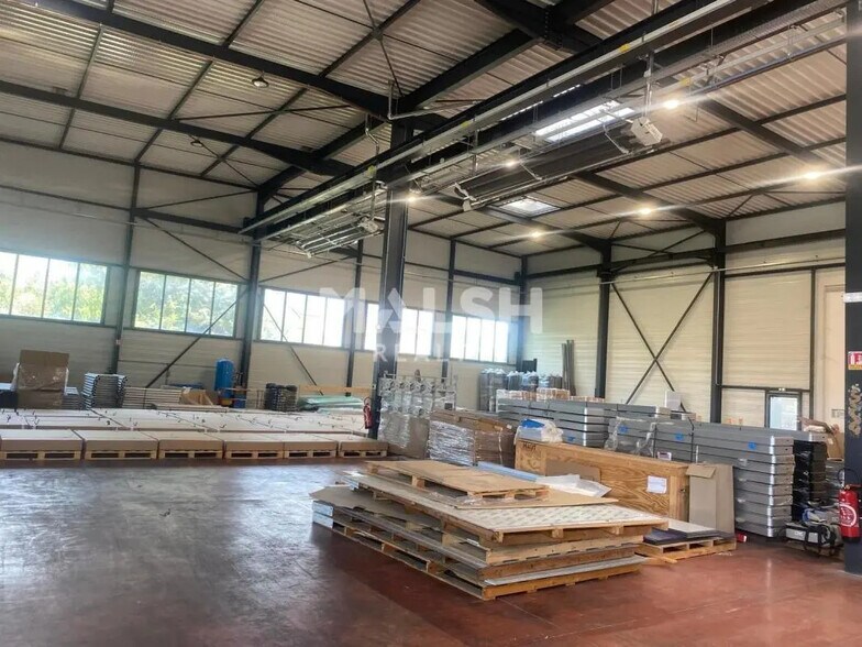 Bureau dans Villeurbanne à louer - Photo de l’immeuble – Image 3 sur 9