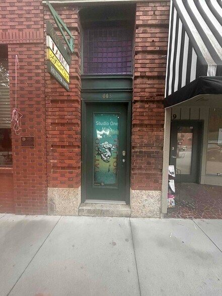 443 N Main St, Hendersonville, NC à louer - Photo de l’immeuble – Image 3 sur 6
