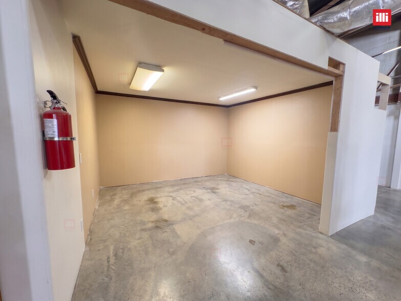 20600-20630 Lassen St, Chatsworth, CA à louer - Photo intérieure – Image 3 sur 7