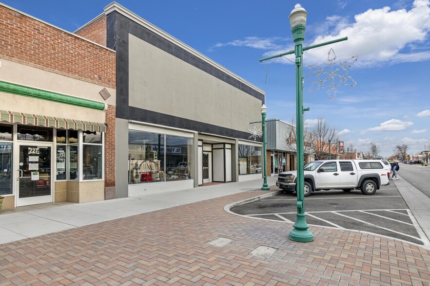 233 Main Ave E, Twin Falls, ID à vendre - Photo de l’immeuble – Image 3 sur 29