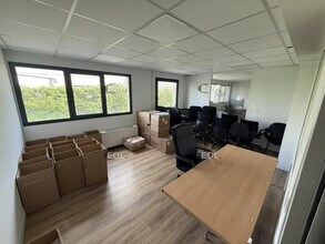 Local d'activités dans Neuilly-Plaisance à vendre Photo intérieure– Image 2 sur 2