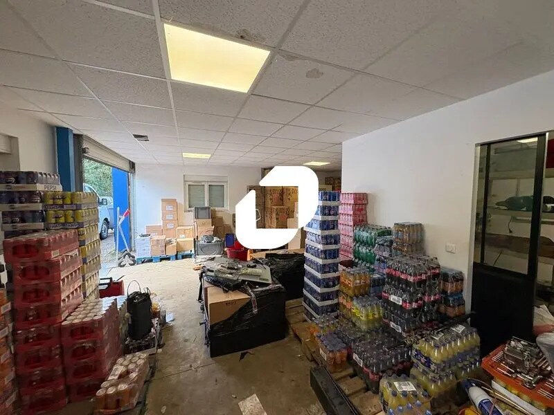 Local d'activités dans Épône à vendre Photo intérieure– Image 1 sur 6