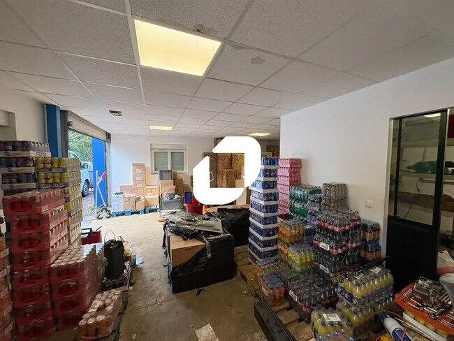 Plus de détails pour Local d’activités à vendre