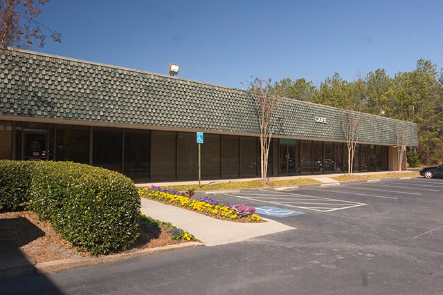 6855 Jimmy Carter Blvd, Norcross, GA à vendre - Photo de l’immeuble – Image 3 sur 3