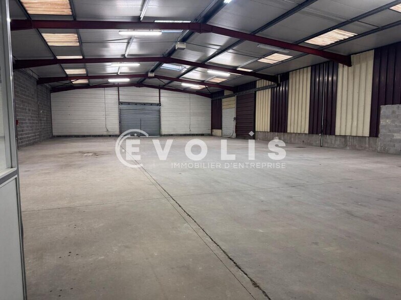 Local d’activités dans Amiens à louer - Photo de l’immeuble – Image 2 sur 4