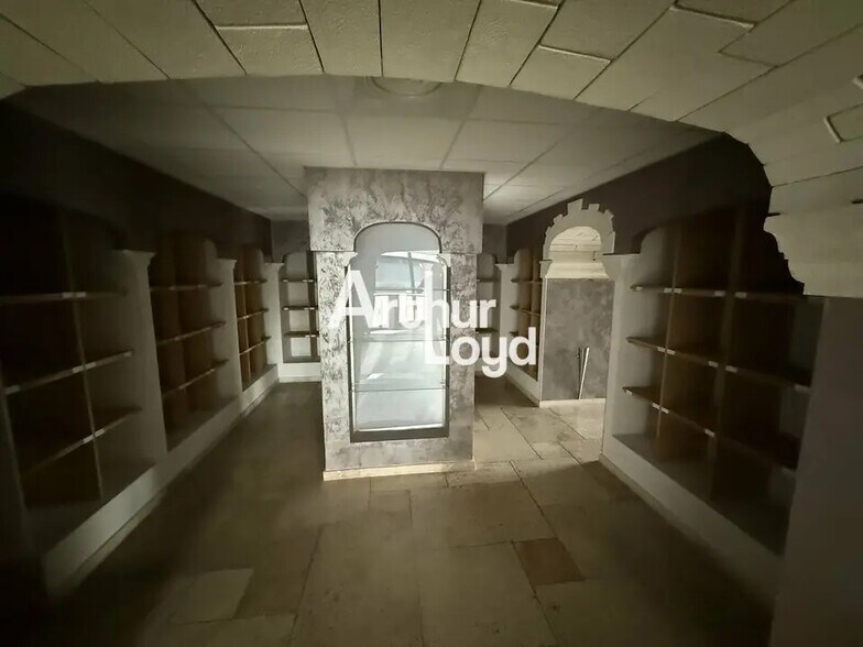 Local commercial dans Puget-sur-Argens à louer - Photo intérieure – Image 3 sur 4