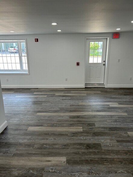 33 Main St, Albion, RI à louer - Photo de l’immeuble – Image 3 sur 7