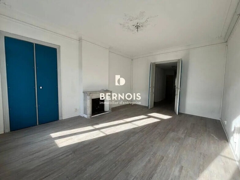 Bureau dans Toulon à louer - Photo de l’immeuble – Image 2 sur 18