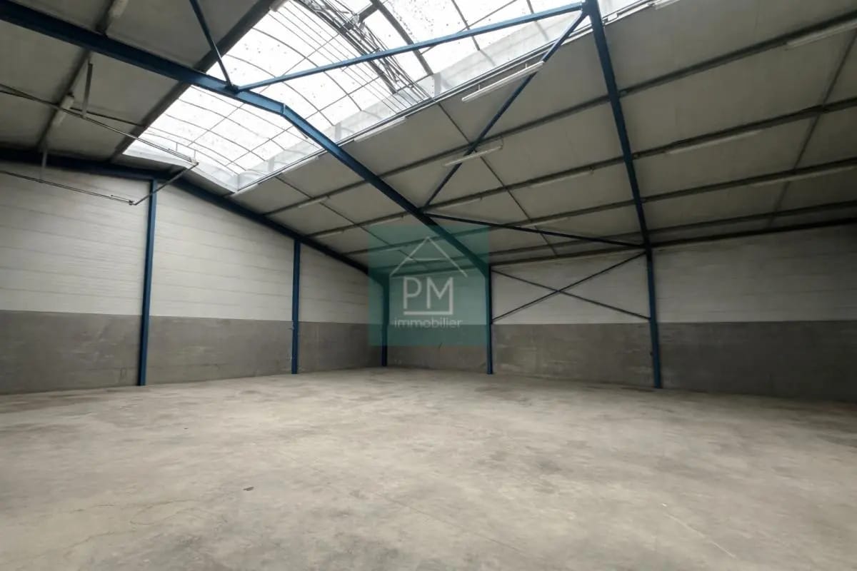 Local d’activités dans Saint-Quentin à louer Photo intérieure– Image 1 sur 6