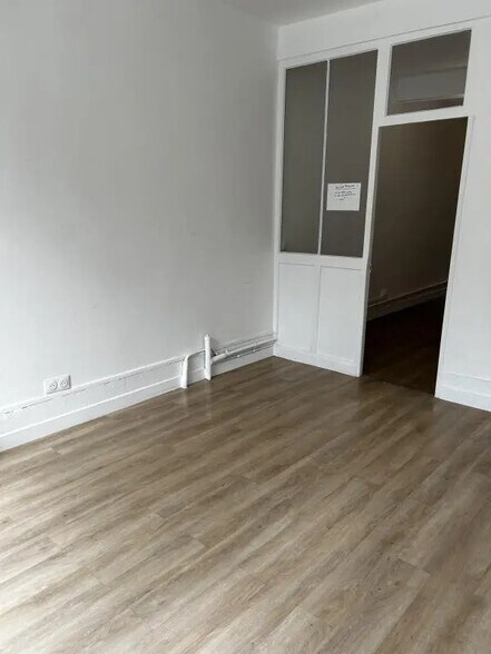 Local commercial dans Paris à louer - Photo de l’immeuble – Image 3 sur 6