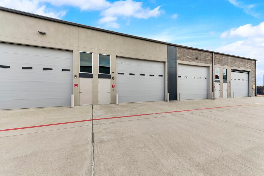 6767 All Stars Ave, Frisco, TX à vendre - Photo de l’immeuble – Image 1 sur 10