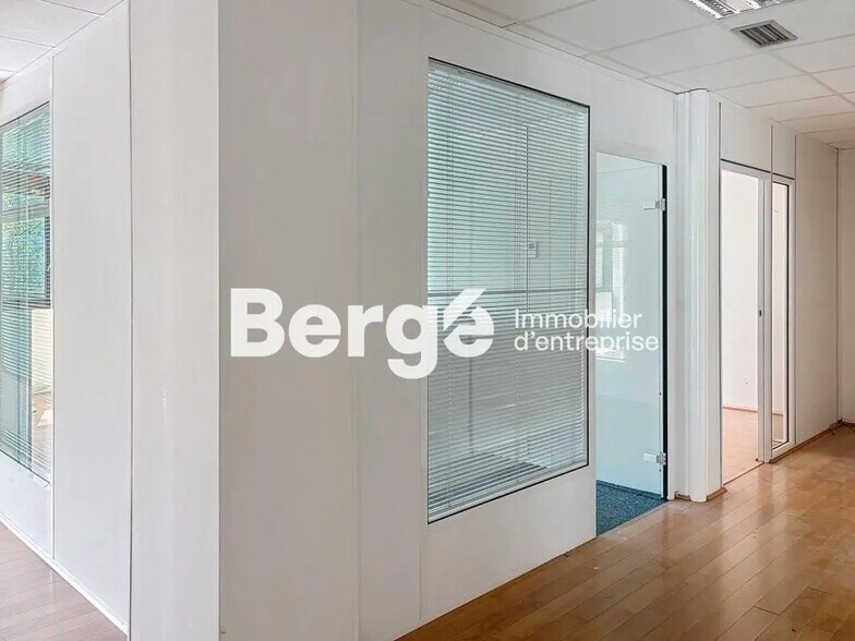 Bureau dans Valbonne à louer - Photo intérieure – Image 2 sur 8