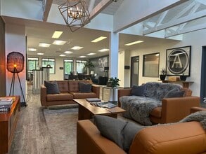 3901 SE Naef Rd, Portland, OR à louer Photo intérieure– Image 1 sur 6