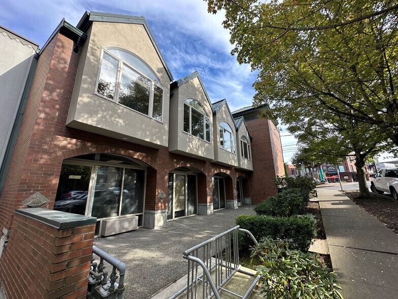 3302 Fuhrman Ave E, Seattle, WA à louer - Photo de l’immeuble – Image 2 sur 6