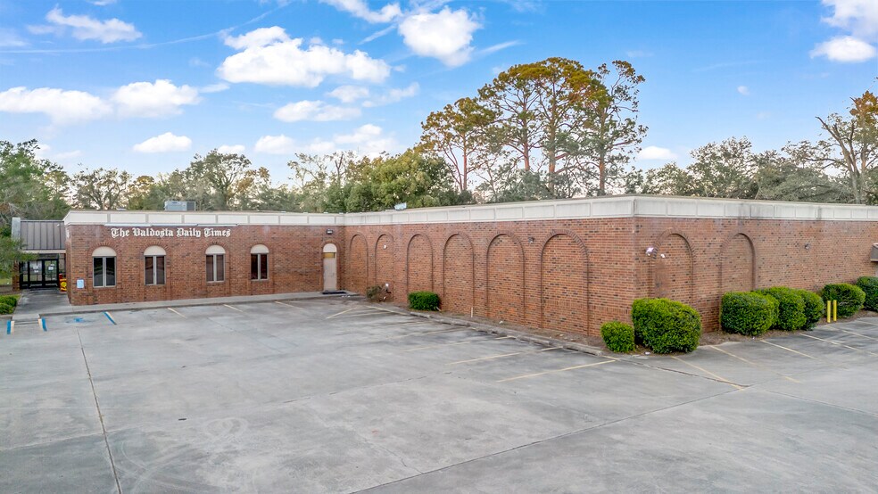 201 N Troup St, Valdosta, GA à vendre - Photo principale – Image 1 sur 44