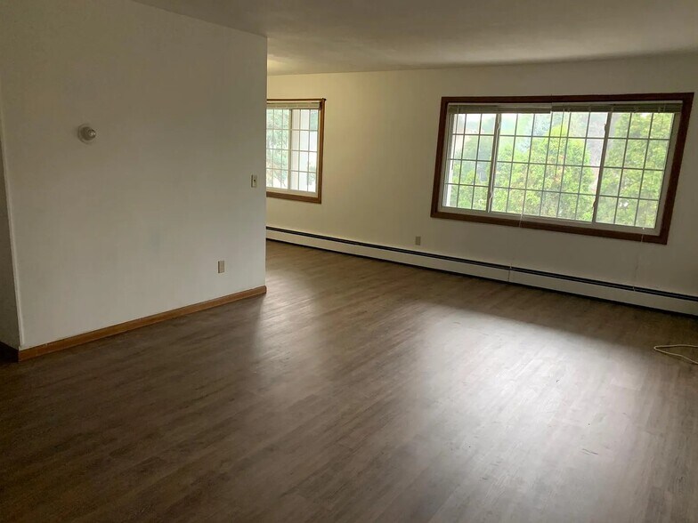 4001 Mavelle Dr, Edina, MN à vendre - Photo de l’immeuble – Image 2 sur 18