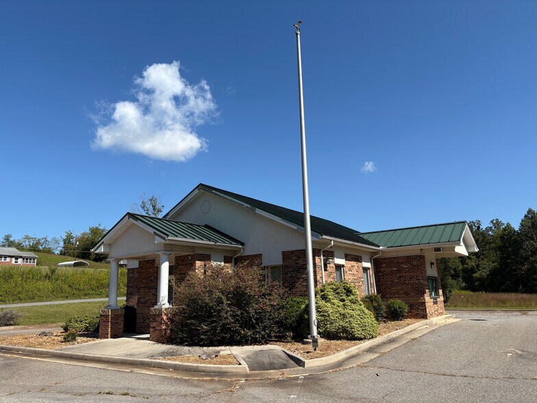 48 Animal Clinic Rd, Stuart, VA à louer - Photo de l’immeuble – Image 3 sur 18