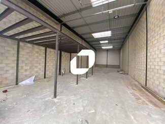 Plus de détails pour Bureau, Local d'activités à louer