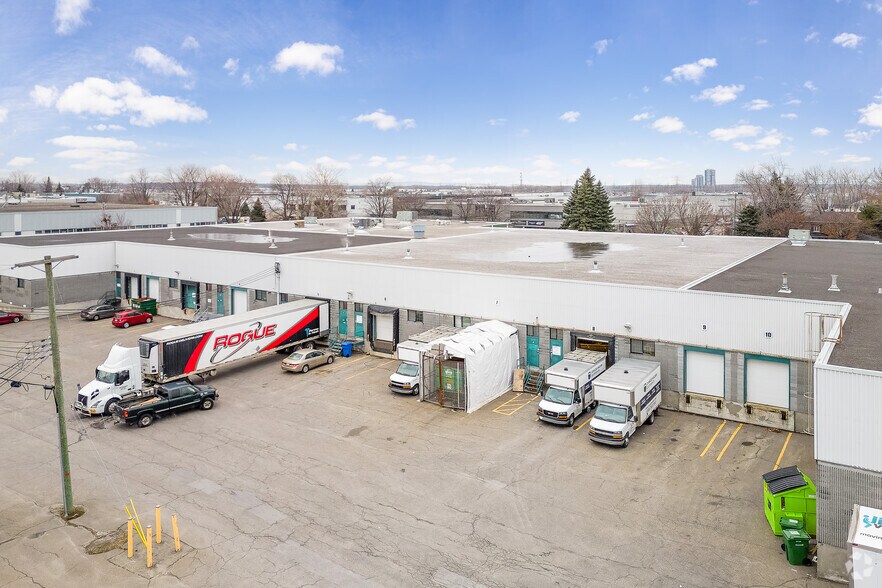 5776-5782 Blvd Thimens, Montréal, QC à louer - Aérien – Image 3 sur 3