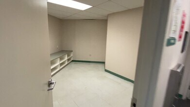4100 Latham St, Riverside, CA à louer - Vidéo sur l’annonce professionnelle 