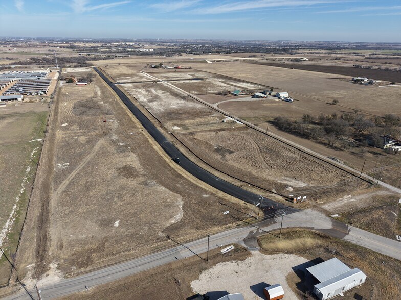 729 County Road 105, Hutto, TX à vendre - Photo de la construction – Image 2 sur 4