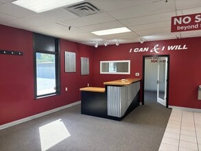 605 E Lincoln Way, Ames, IA à louer Photo de l’immeuble– Image 2 sur 7
