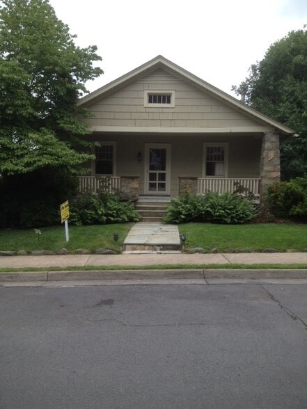 107 W Marshall St, Middleburg, VA à louer - Photo principale – Image 1 sur 2