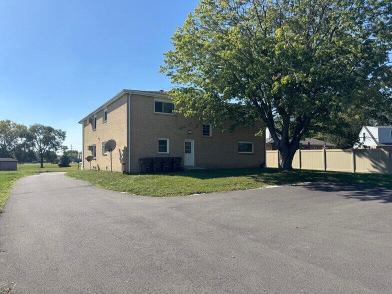 374 Lynn Dr, Manteno, IL à vendre - Photo de l’immeuble – Image 3 sur 19