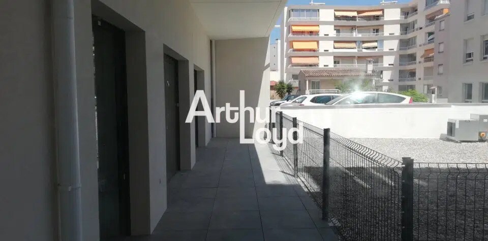 66 B Avenue De Nice, Cagnes-sur-Mer à louer - Photo de l’immeuble – Image 3 sur 5
