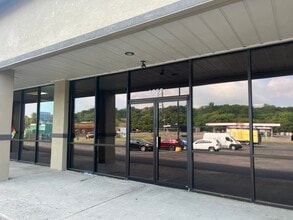 1030-1068 Upper Valley Pike, Springfield, OH à louer Photo de l’immeuble– Image 1 sur 4