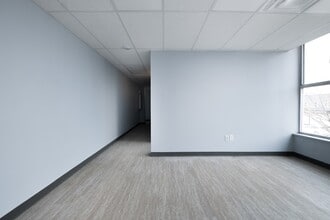 2921 Danforth Av, Toronto, ON à louer Photo intérieure– Image 2 sur 9