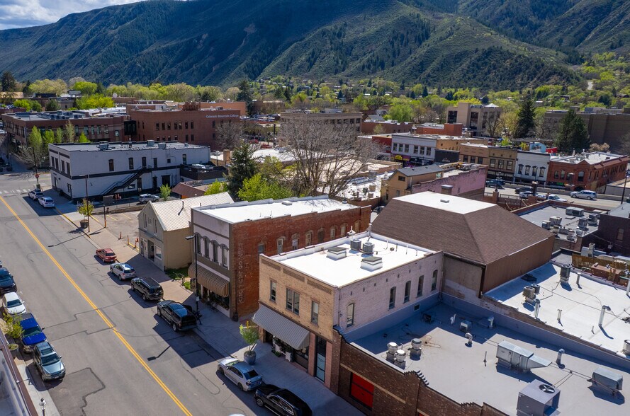 713 Cooper Ave, Glenwood Springs, CO à vendre - Photo de l’immeuble – Image 3 sur 33
