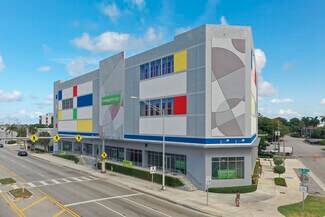 Plus de détails pour 1100 NE 79th St, Miami, FL - Bureau/Local commercial à louer