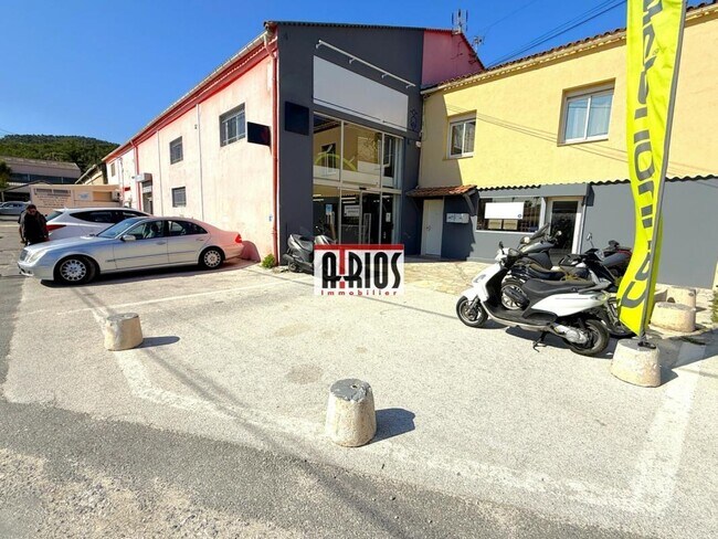 Plus de détails pour Local commercial à louer