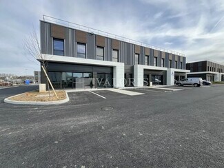 Plus de détails pour Local d’activités à vendre