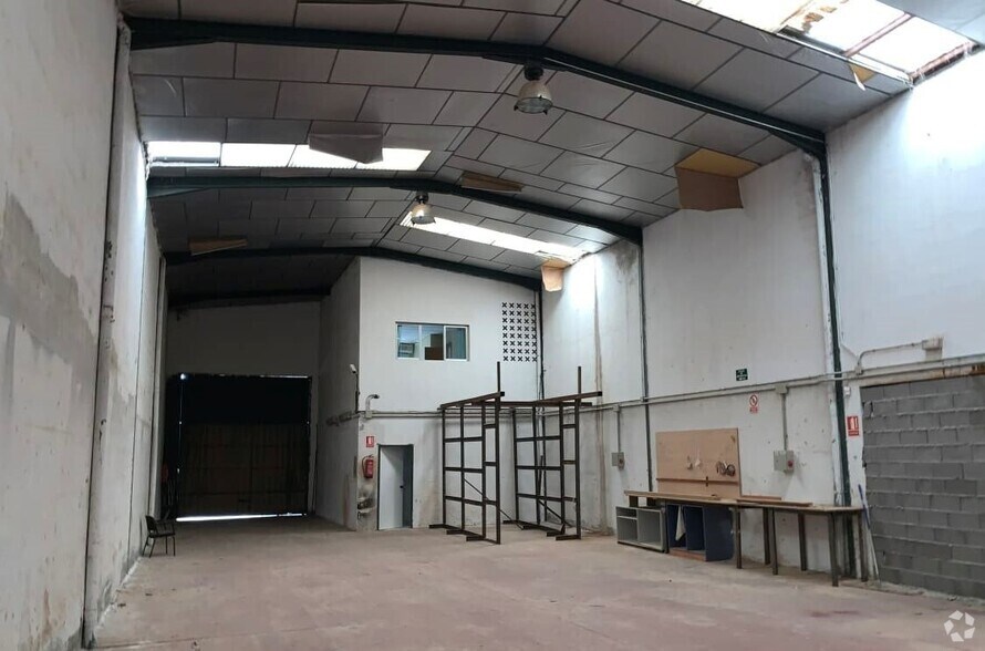 Industriel/Logistique dans Ajalvir, Madrid à vendre - Photo de l’immeuble – Image 3 sur 14