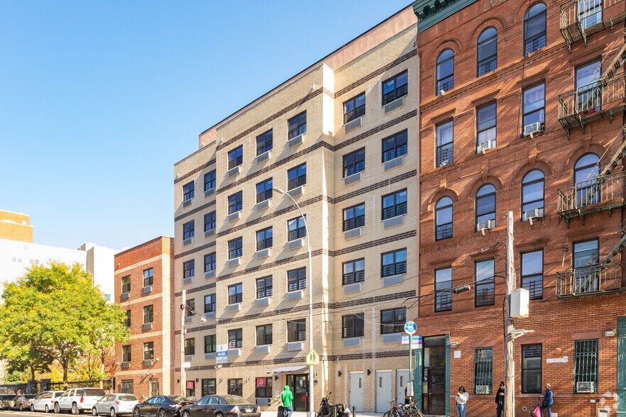 3418 3rd Ave, Bronx, NY à louer - Photo de l’immeuble – Image 3 sur 6