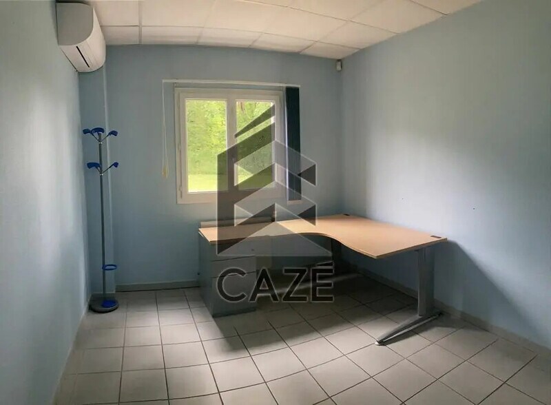 Bureau dans Beychac-et-Caillau à vendre - Photo de l’immeuble – Image 3 sur 4