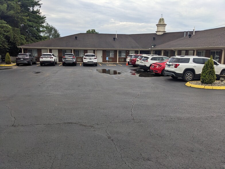 1500 Edmonton Rd, Tompkinsville, KY à vendre - Photo de l’immeuble – Image 2 sur 44