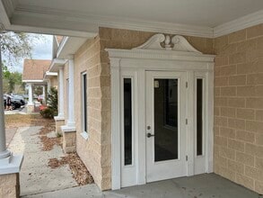 533 Medical Oaks Ave, Brandon, FL à louer Photo intérieure– Image 2 sur 5